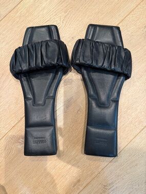 Khaite slide size 40 1/2